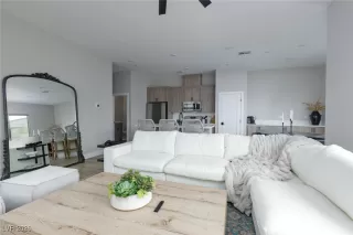 Photo #5: 2751432 Listing