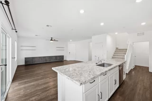 MLS: 2751479 Condo For Sale