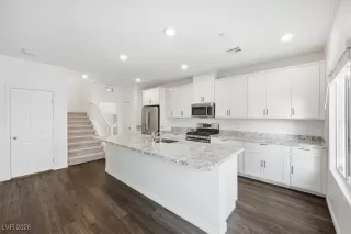 Photo #1: 2751479 Listing 