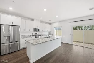 Photo #2: 2751479 Listing 