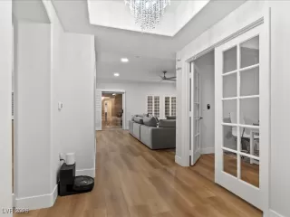 Photo #5: 2751480 Listing