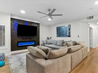 Photo #6: 2751480 Listing