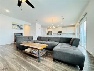 Photo #2: 2751483 Listing 