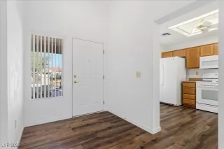 Photo #5: 2751513 Listing