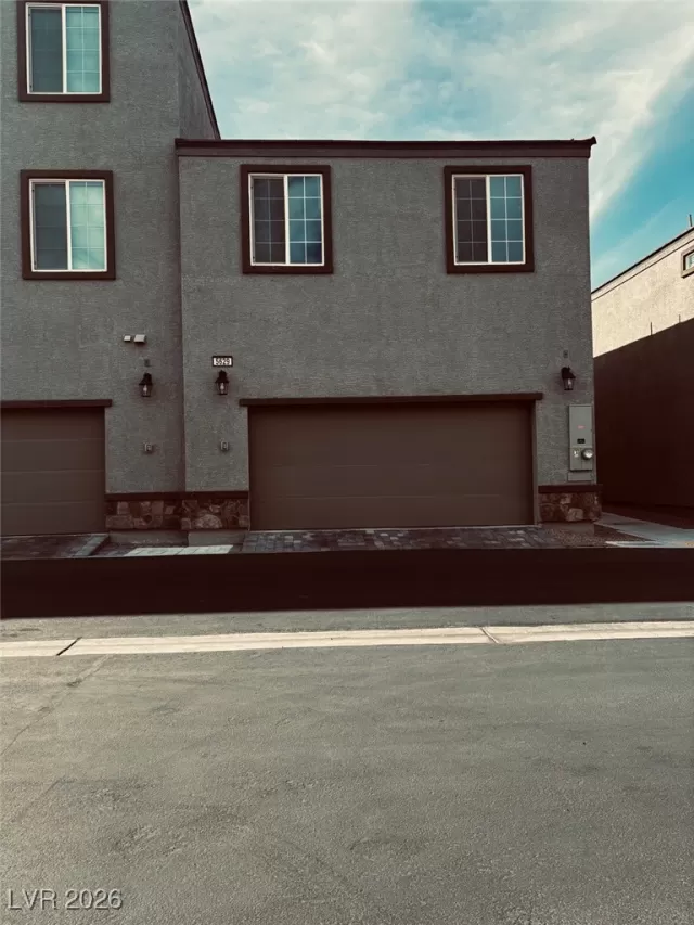 MLS: 2751519 Condo For Sale