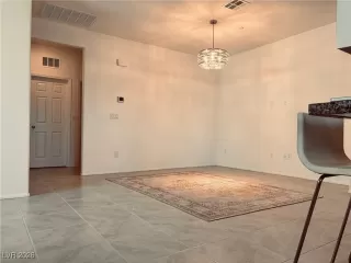 Photo #5: 2751519 Listing