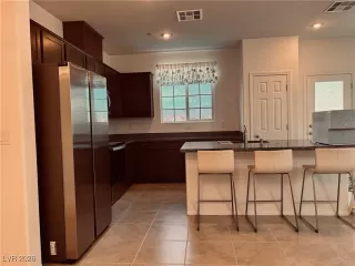 Photo #6: 2751519 Listing