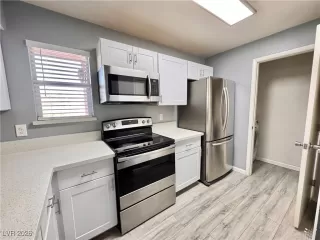 Photo #4: 2751545 Listing