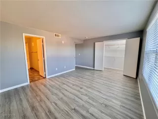 Photo #6: 2751545 Listing