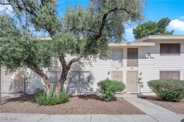 MLS: 2751549 Condo For Sale