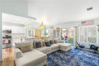 Photo #2: 2751554 Listing 