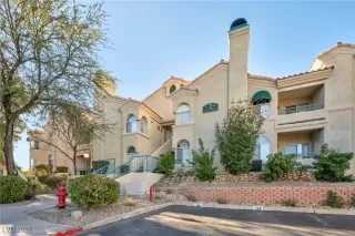 Photo #1: 2751598 Listing