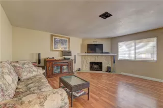 Photo #6: 2751603 Listing 