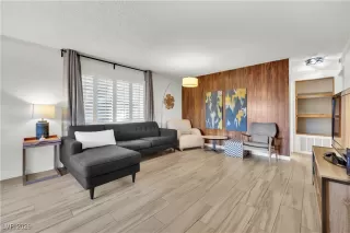 Photo #2: 2751609 Listing