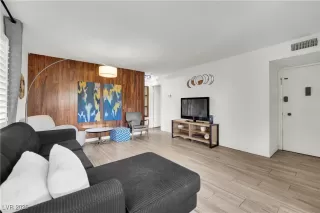 Photo #3: 2751609 Listing