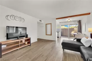 Photo #5: 2751609 Listing