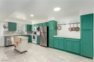 Photo #5: 2751614 Listing 