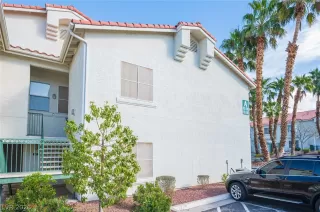 Photo #3: 2751687 Listing