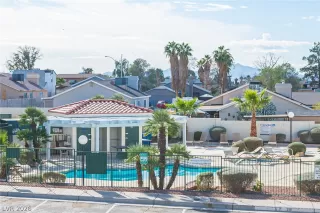 Photo #4: 2751687 Listing