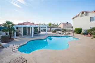 Photo #5: 2751687 Listing