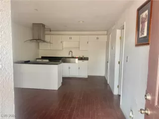 Photo #4: 2751699 Listing 