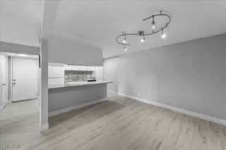 Photo #5: 2751704 Listing