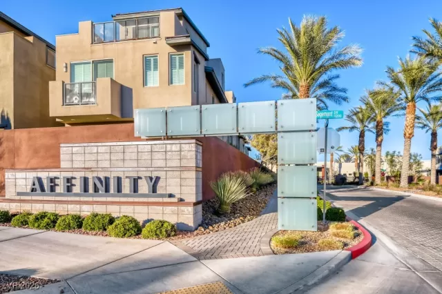 MLS: 2751715 Condo For Sale