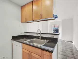 Photo #5: 2751746 Listing 