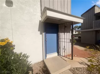 Photo #5: 2751749 Listing