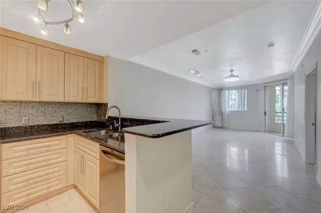 MLS: 2751810 Condo For Sale