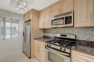 Photo #4: 2751810 Listing