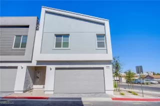 Photo #1: 2751837 Listing