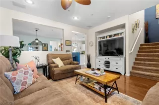 Photo #5: 2751876 Listing 