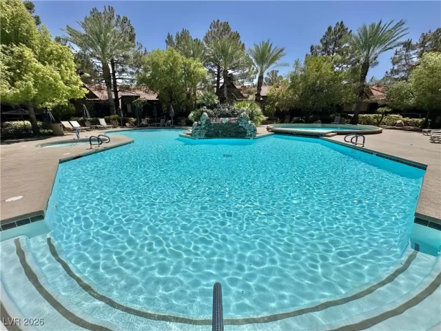 MLS: 2751879 Condo For Sale