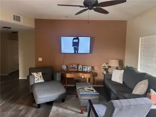 Photo #4: 2751888 Listing