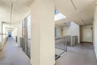 Photo #4: 2751957 Listing