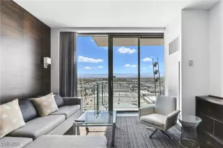 Photo #2: 2751975 Listing