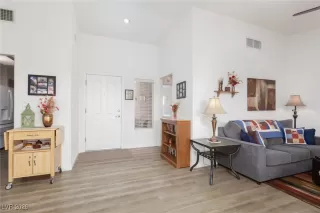 Photo #5: 2751998 Listing 