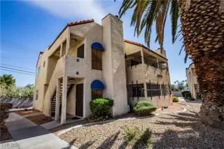 Photo #1: 2752000 Listing 