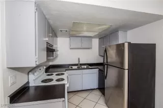 Photo #2: 2752000 Listing 