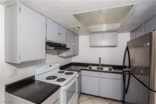 Photo #3: 2752000 Listing 