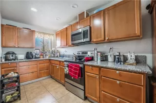 Photo #5: 2752001 Listing