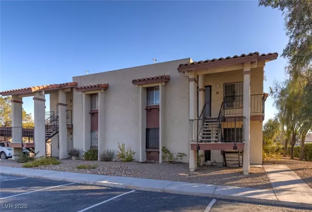 MLS: 2752033 Condo For Sale