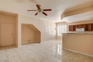 Photo #5: 2752075 Listing