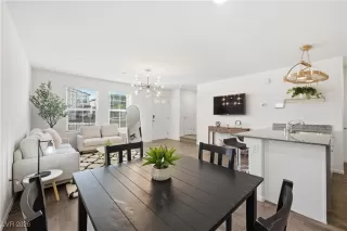 Photo #3: 2752128 Listing