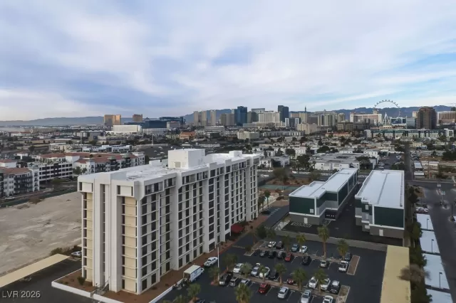 MLS: 2752144 Condo For Sale