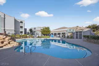 Photo #4: 2752148 Listing 