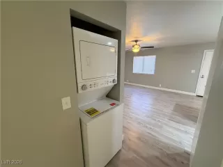 Photo #5: 2752151 Listing