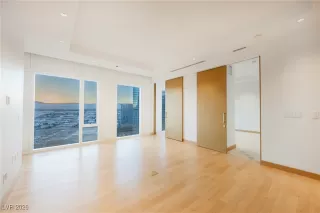 Photo #2: 2752162 Listing