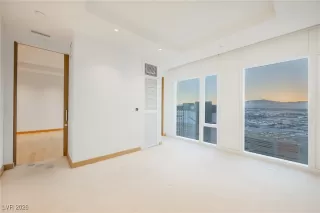 Photo #4: 2752162 Listing